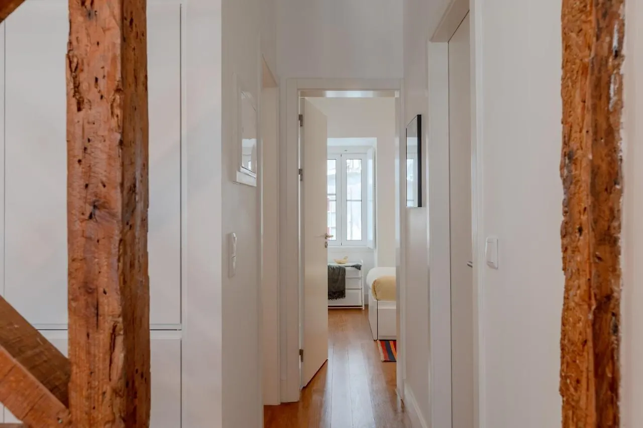 Industrial Haven - Lisbon Downtown Apartment Portugal