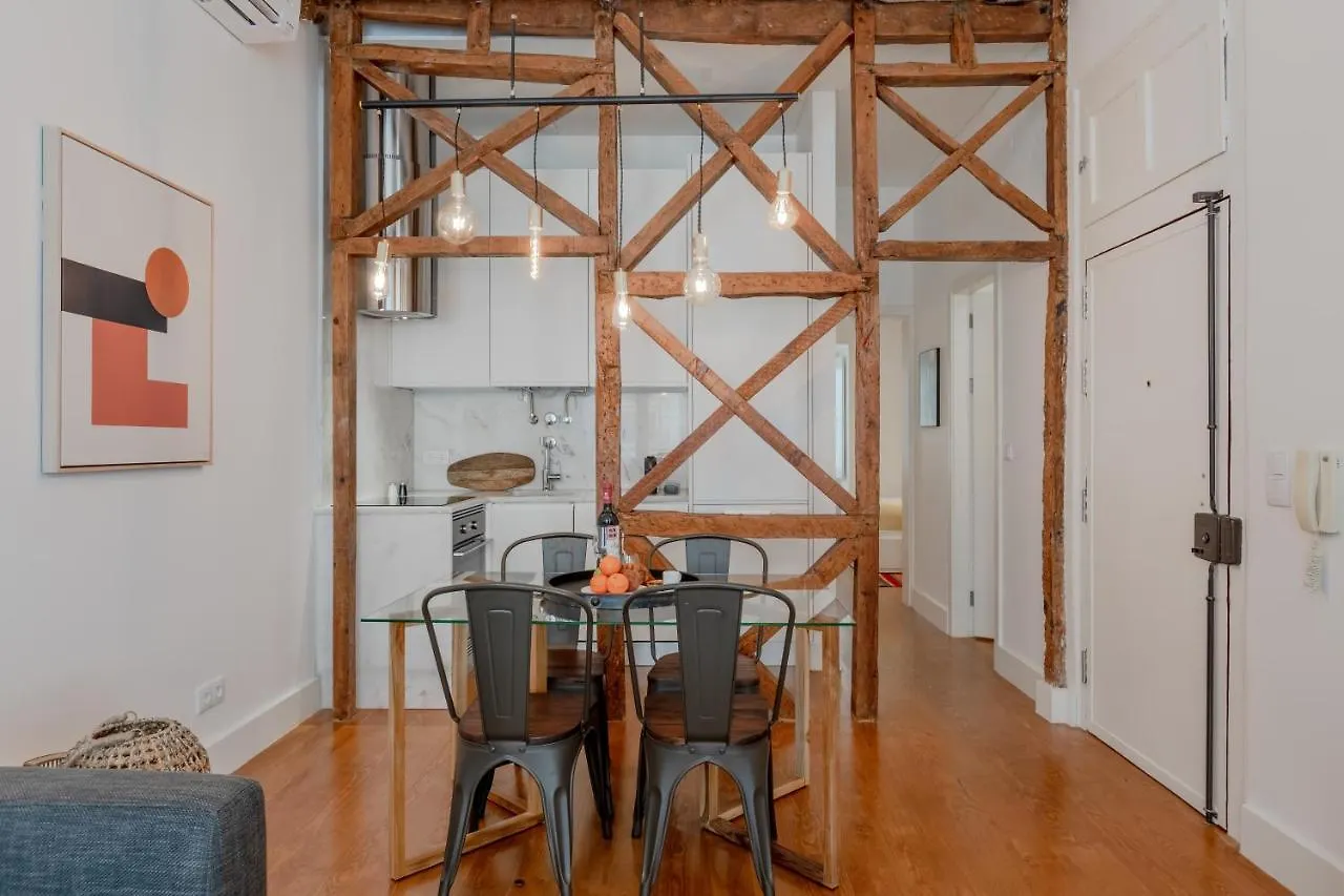 Industrial Haven - Lisbon Downtown Apartment
