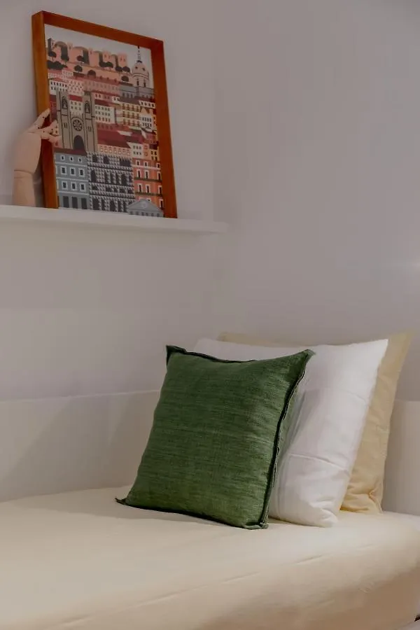 Industrial Haven - Lisbon Downtown Apartment