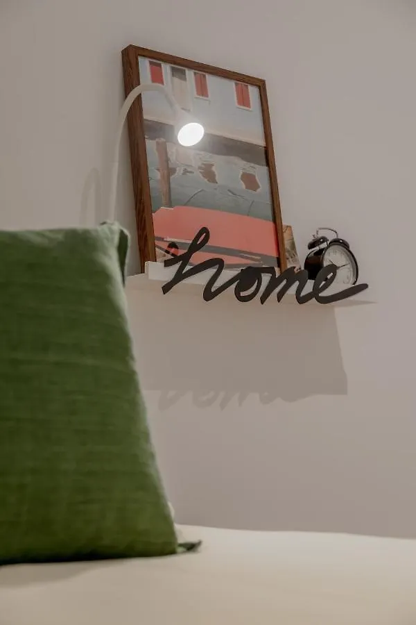 Industrial Haven - Lisbon Downtown Apartment