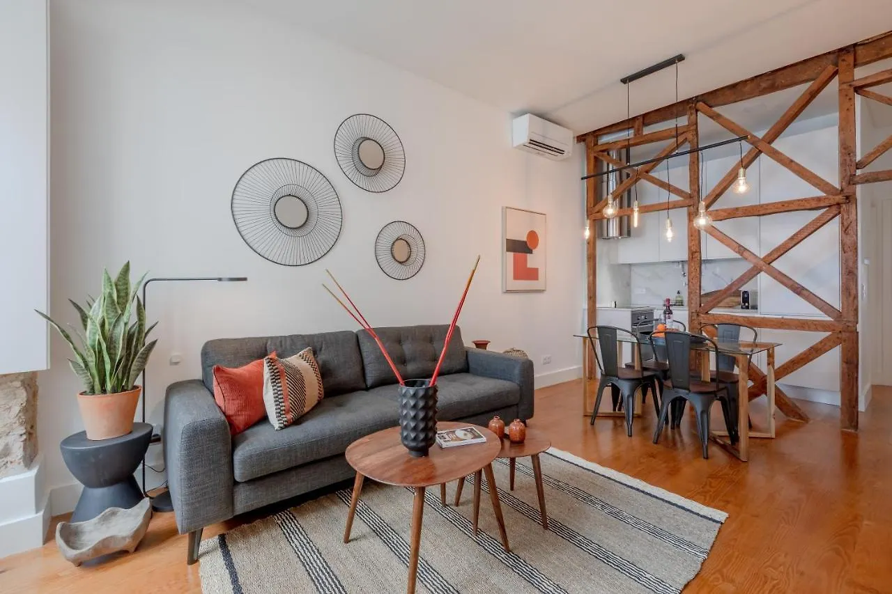 Industrial Haven - Lisbon Downtown Apartment